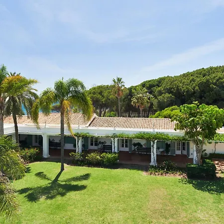 Luxurious By The Sea Villa *