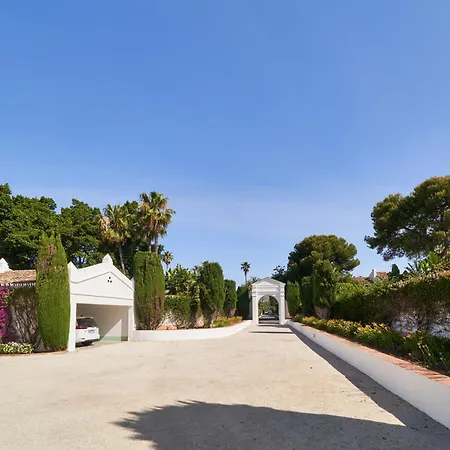 Villa Luxurious By The Sea Estepona