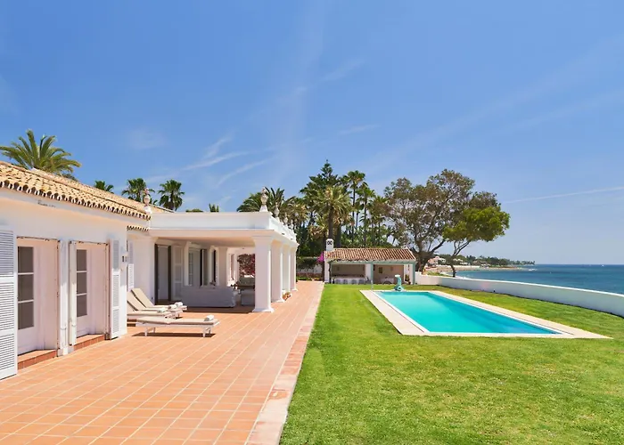 Villa Luxurious By The Sea *