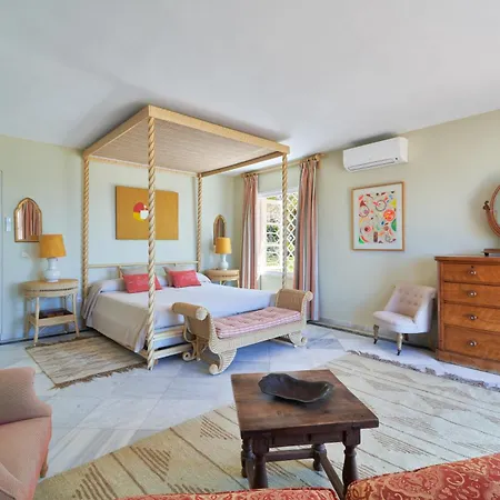 Luxurious By The Sea *